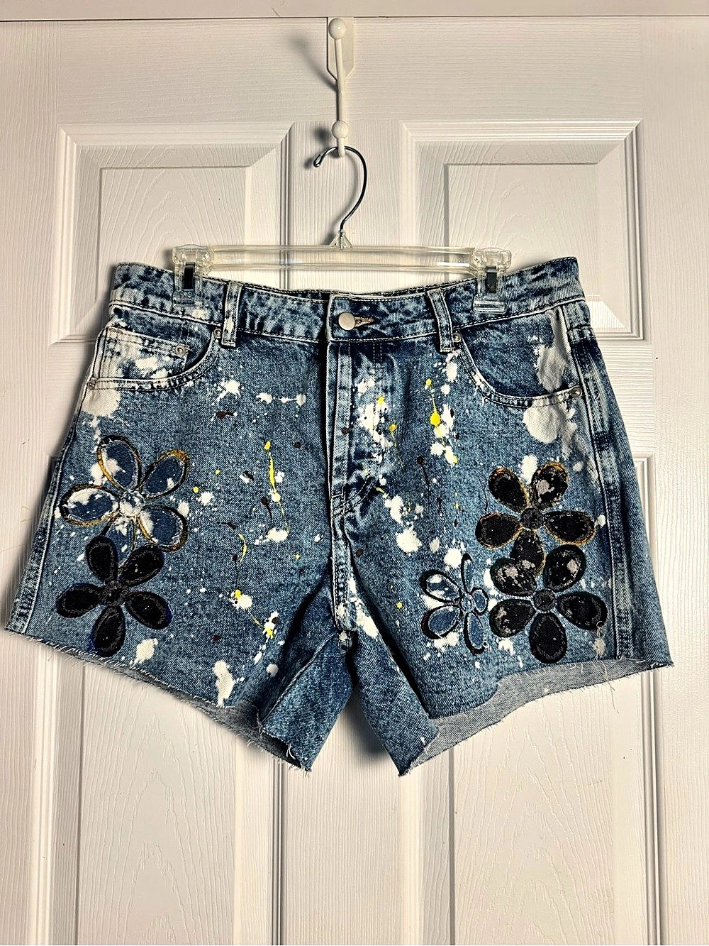 Oli & Hali Painted Floral Denim Jean Shorts Large